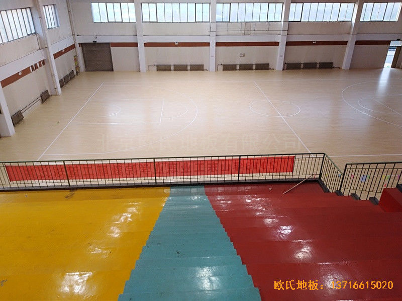 山東淄博工業(yè)職業(yè)學(xué)院籃球館運(yùn)動地板施工案例5