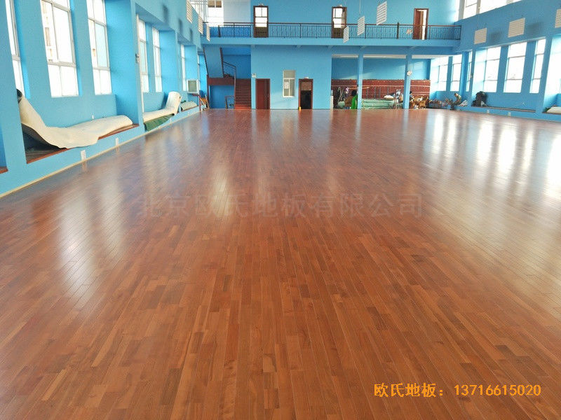 云南公安局小區(qū)羽毛球館體育地板鋪設案例2