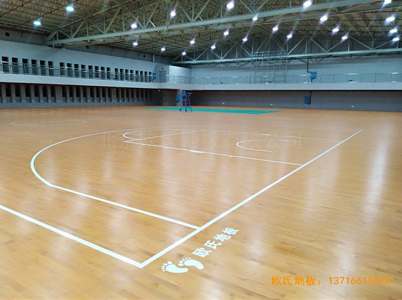 湖南湘潭電力局羽毛球館運(yùn)動木地板鋪設(shè)案例4