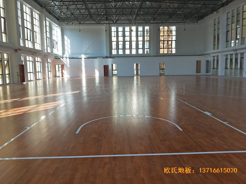 安徽上派學(xué)區(qū)中心學(xué)校籃球館運(yùn)動木地板施工案例0