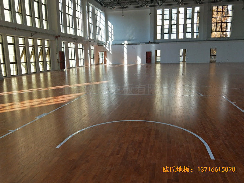 安徽上派學(xué)區(qū)中心學(xué)?；@球館運(yùn)動木地板施工案例5